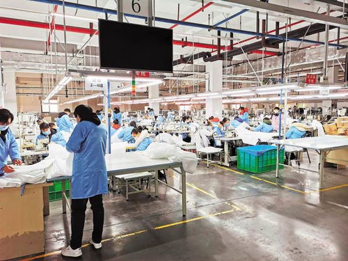 只要工人到位,每日1万件 竹山一服装厂3天成功转产防护服